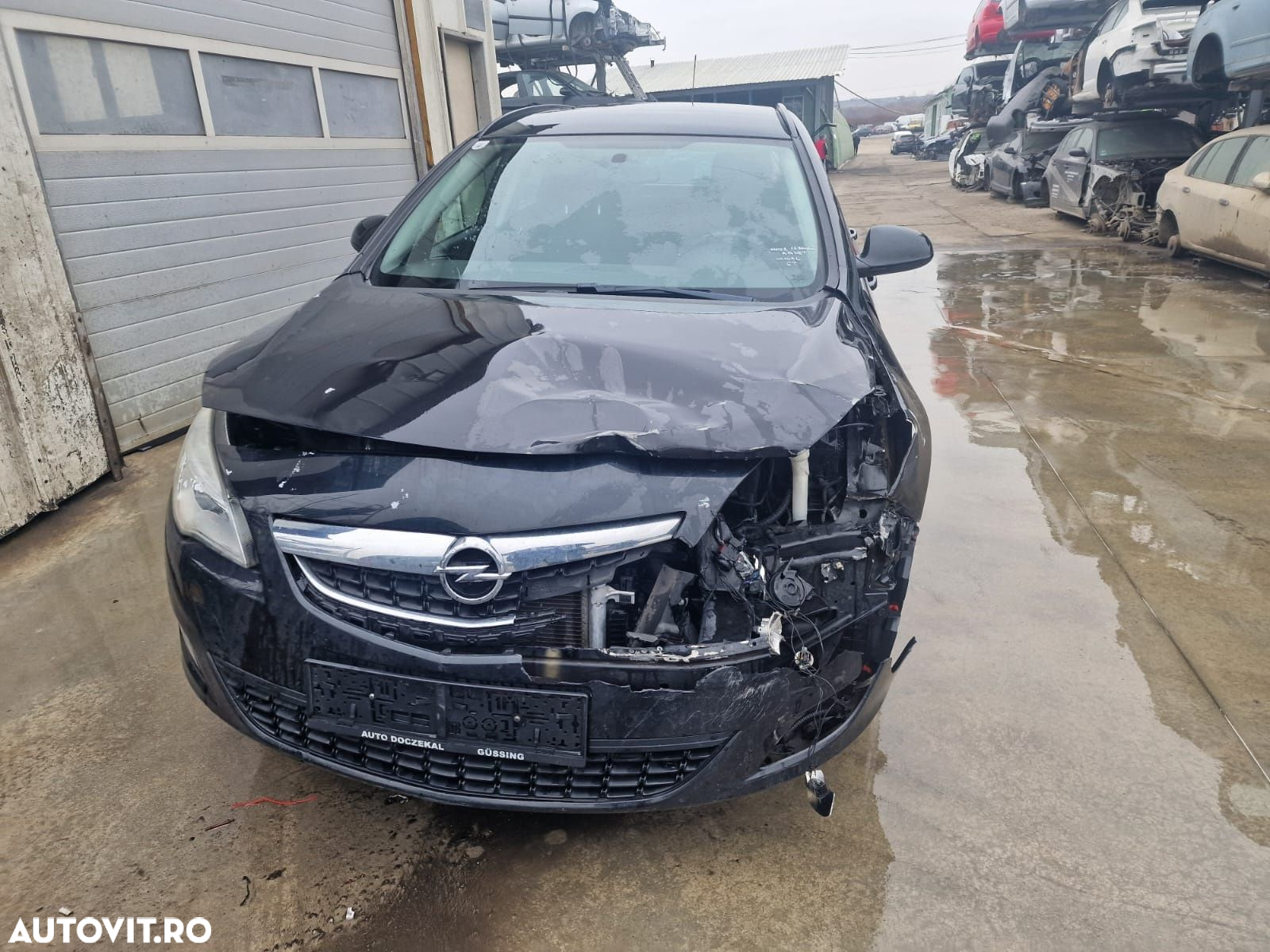 Dezmembram Opel Astra J 2012 1.4 Benzina A14NET - 2