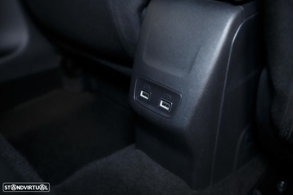 Peugeot e-208 Style - 26