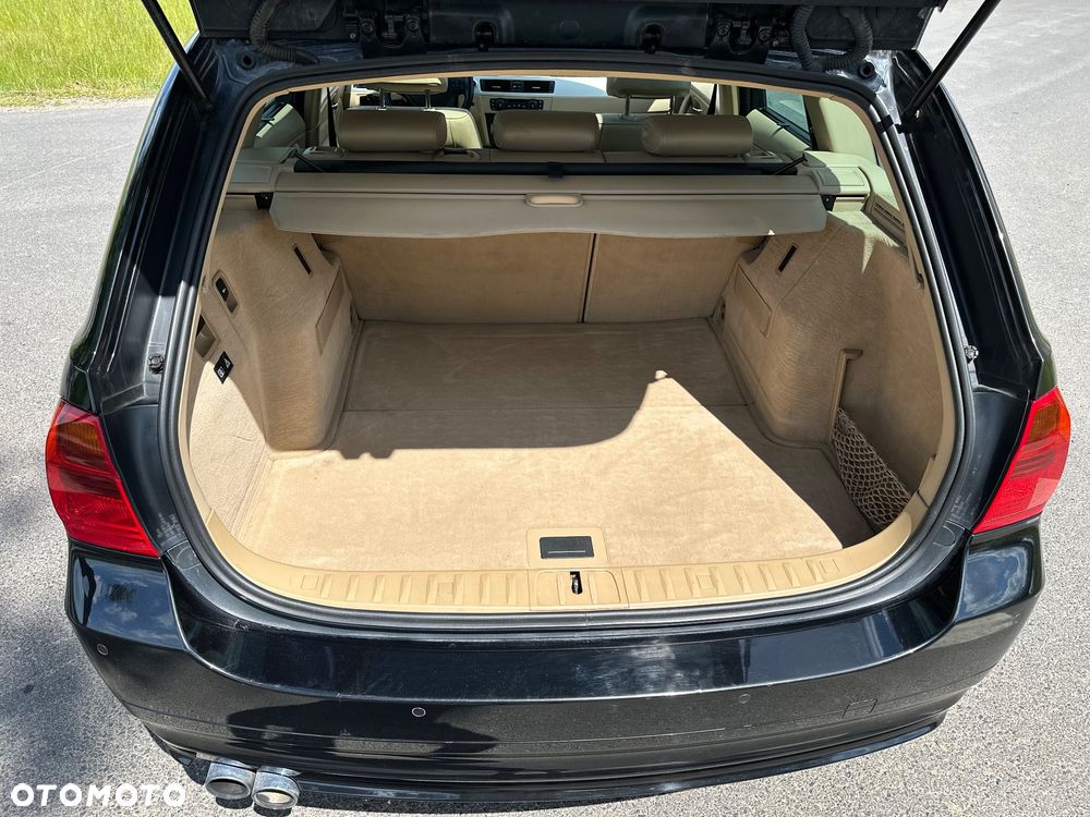BMW Seria 3 330xi - 15