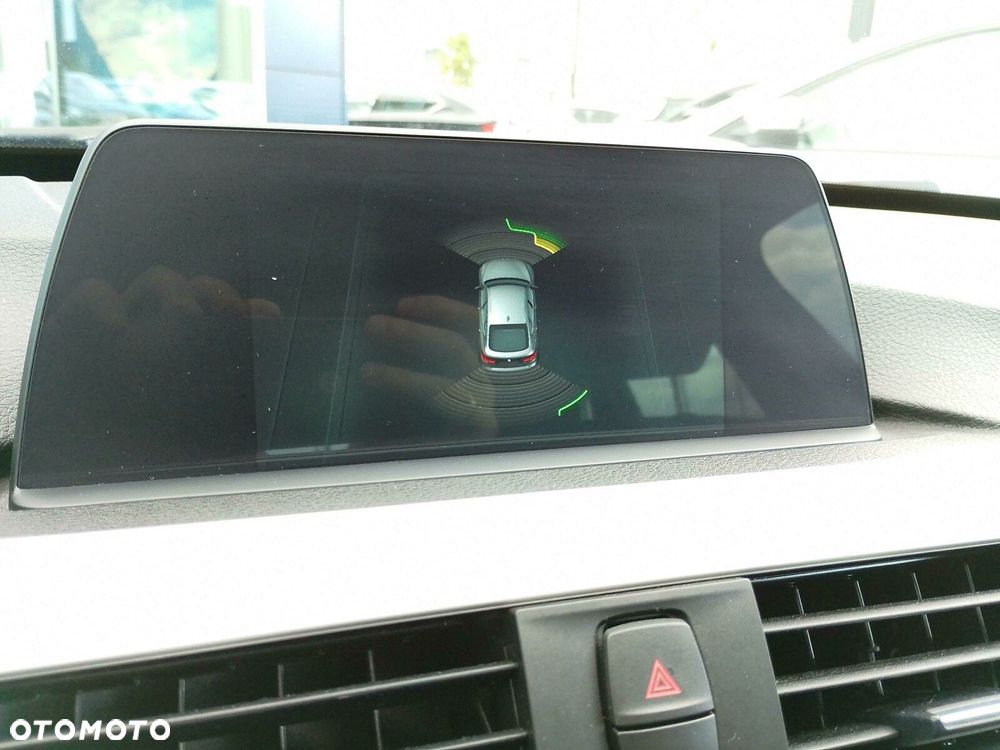 BMW Seria 3 320i GPF xDrive - 21