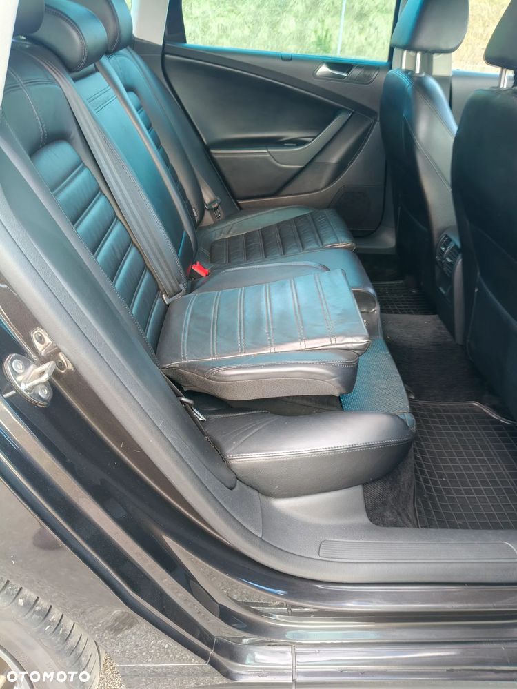 Volkswagen Passat 2.0 TDI DPF Highline - 14