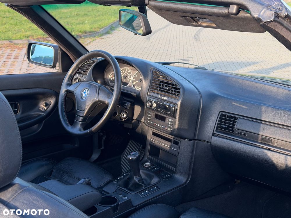 BMW Seria 3 320i - 16