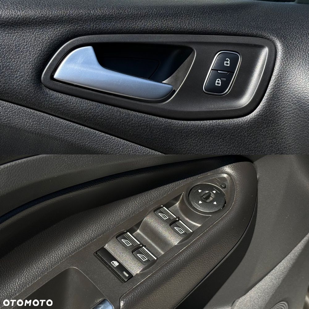 Ford Kuga 1.5 EcoBoost 2x4 ST-Line - 17