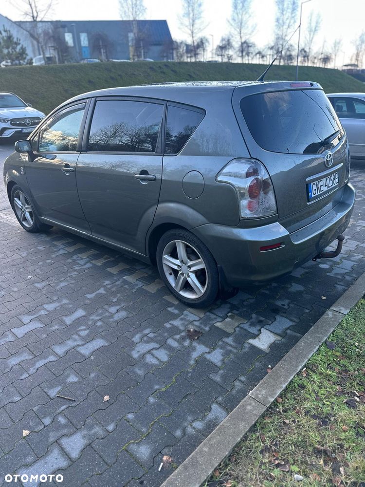 Toyota Corolla Verso 2.2 D-4D X 7os - 11