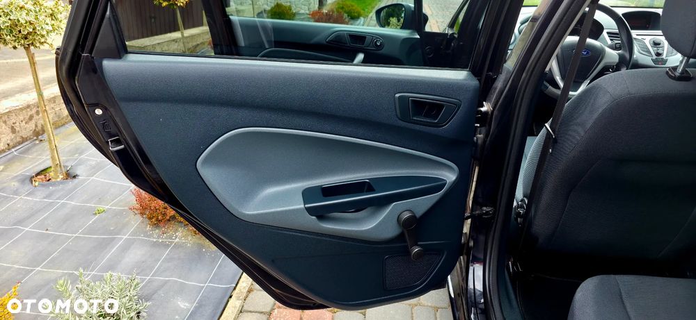 Ford Fiesta - 12