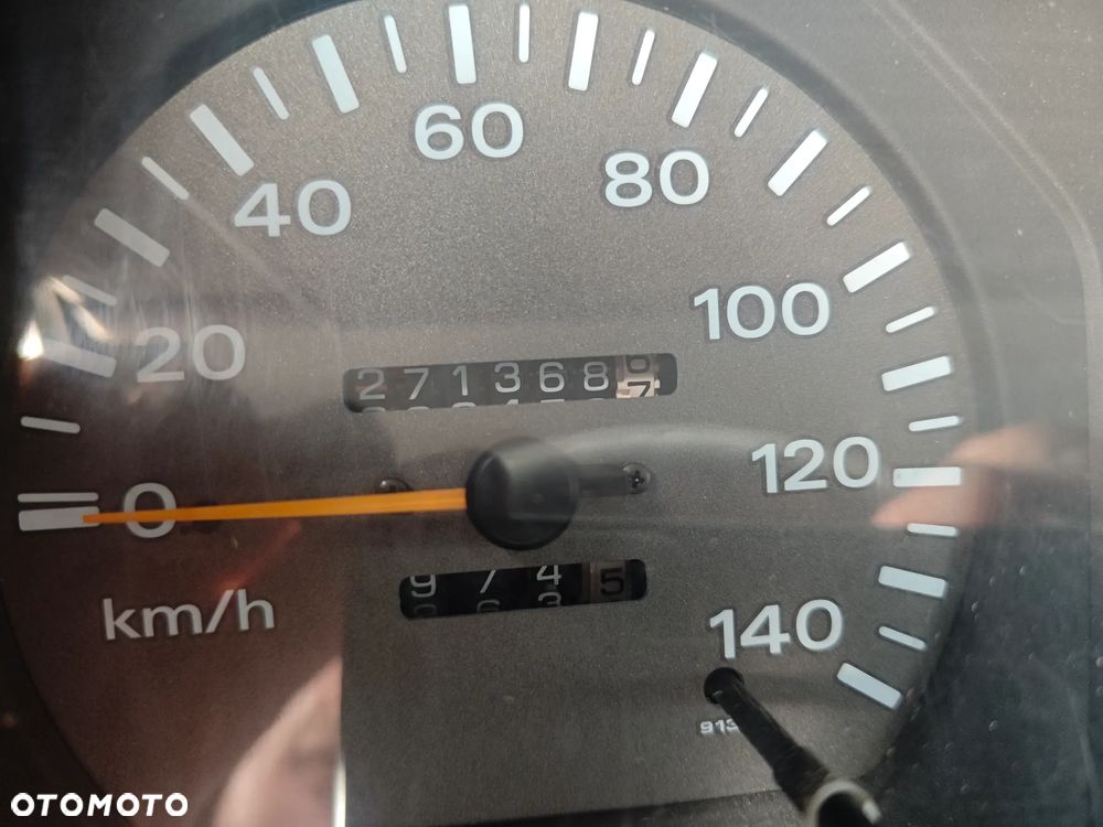 Nissan CABSTAR - 13