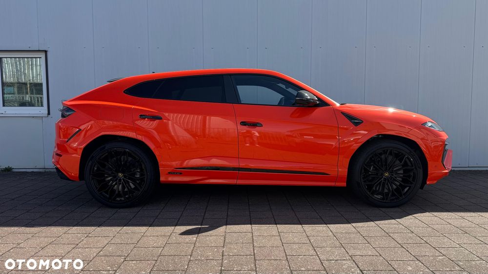 Lamborghini Urus - 4
