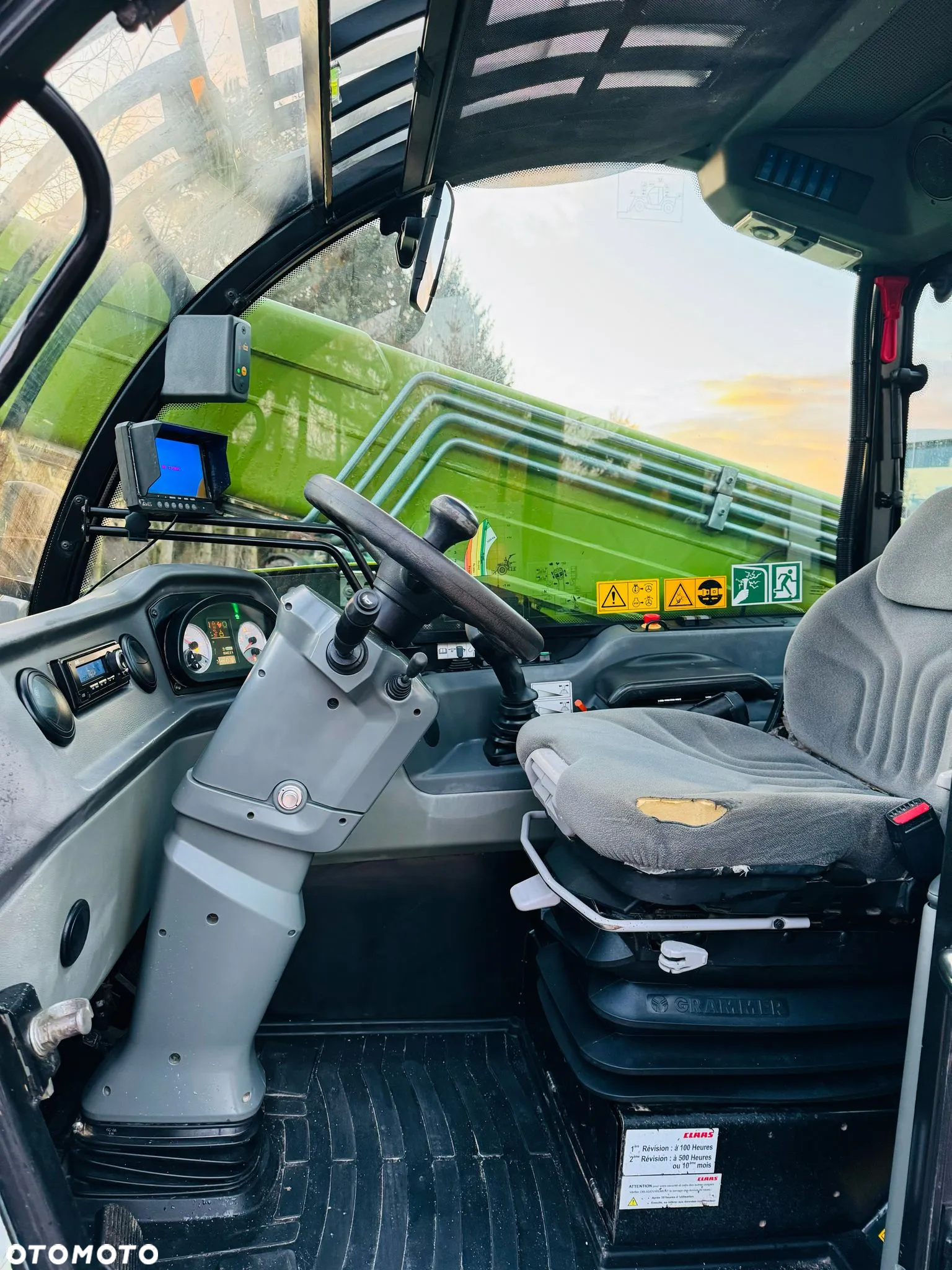 Claas SCORPION 732 - 16