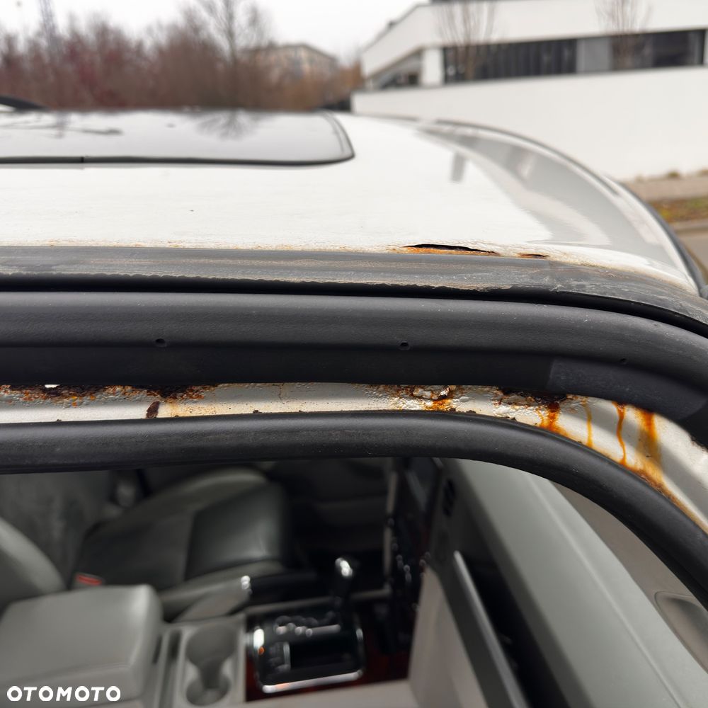 Jeep Commander 3.0 CRD Overland - 25