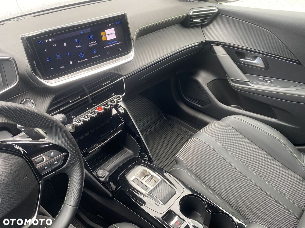 Peugeot 208 - 18