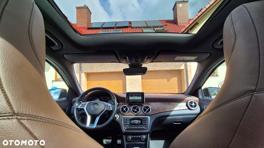 Mercedes-Benz GLA 200 7G-DCT AMG Line - 23