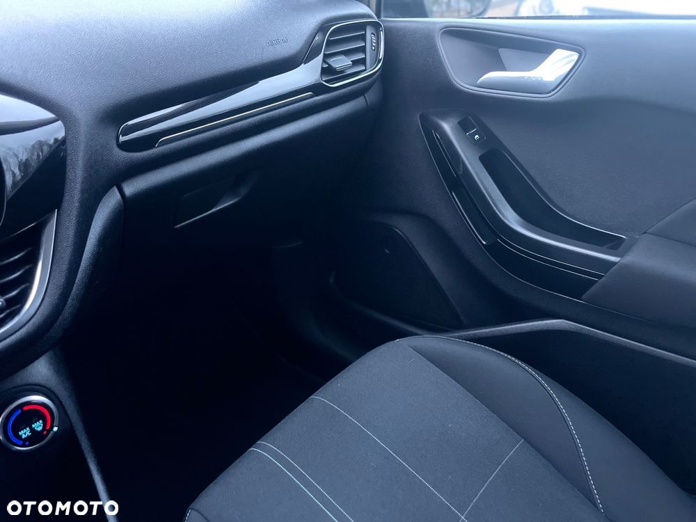 Ford Fiesta - 22