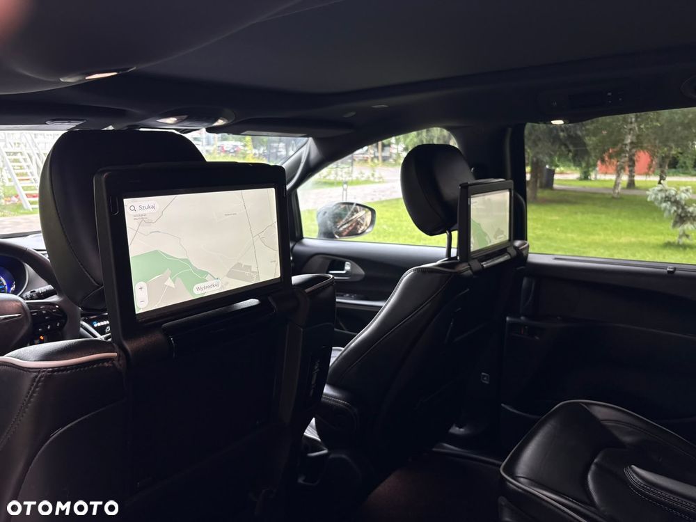 Chrysler Pacifica - 18