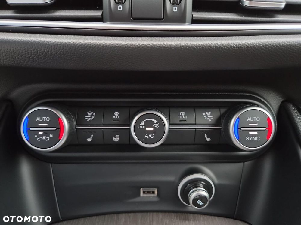 Alfa Romeo Stelvio - 22