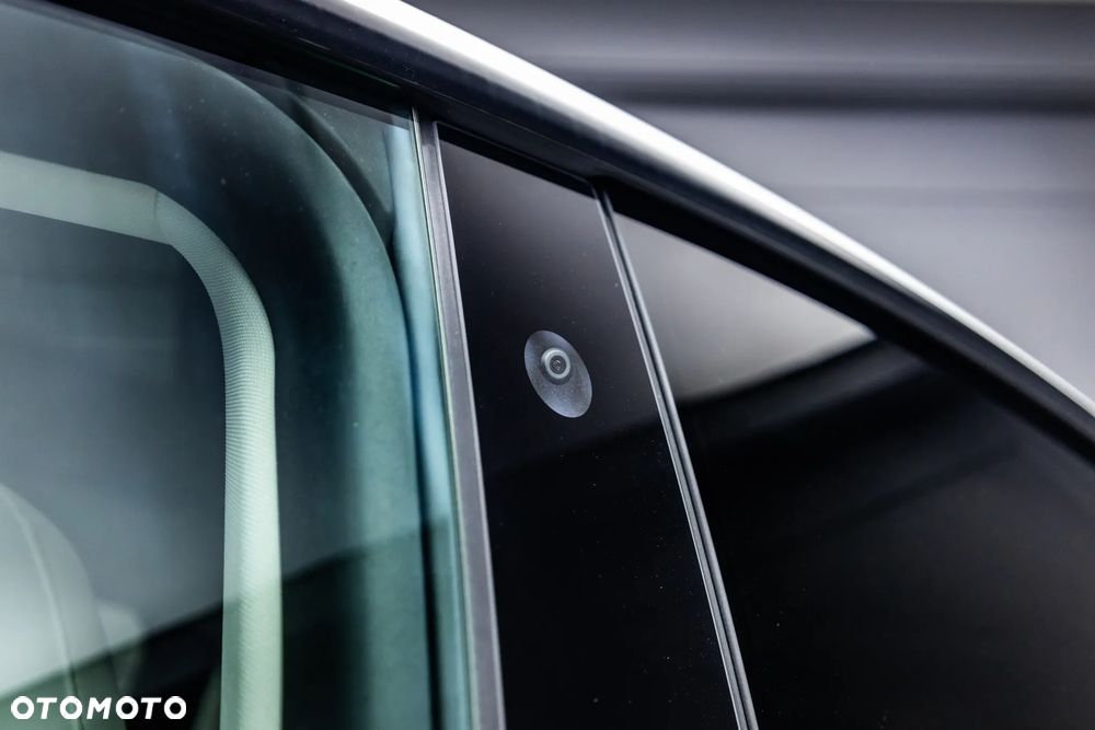 Tesla Model Y - 30