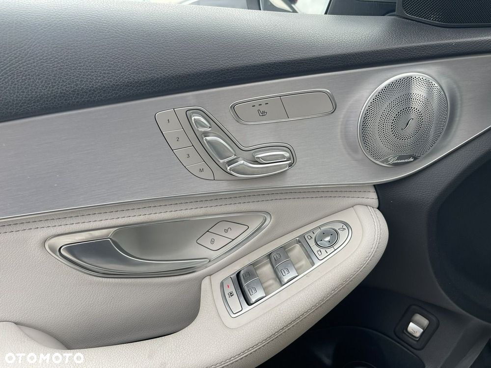 Mercedes-Benz Klasa C 400 4Matic 9G-TRONIC Avantgarde - 12