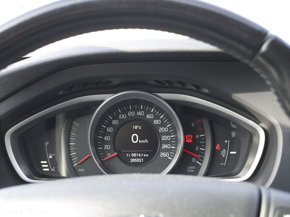 Volvo V40 - 13