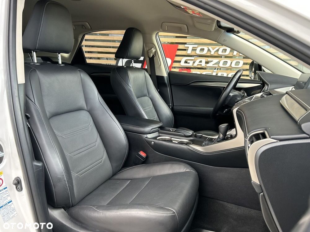 Lexus NX 300h Comfort AWD - 11