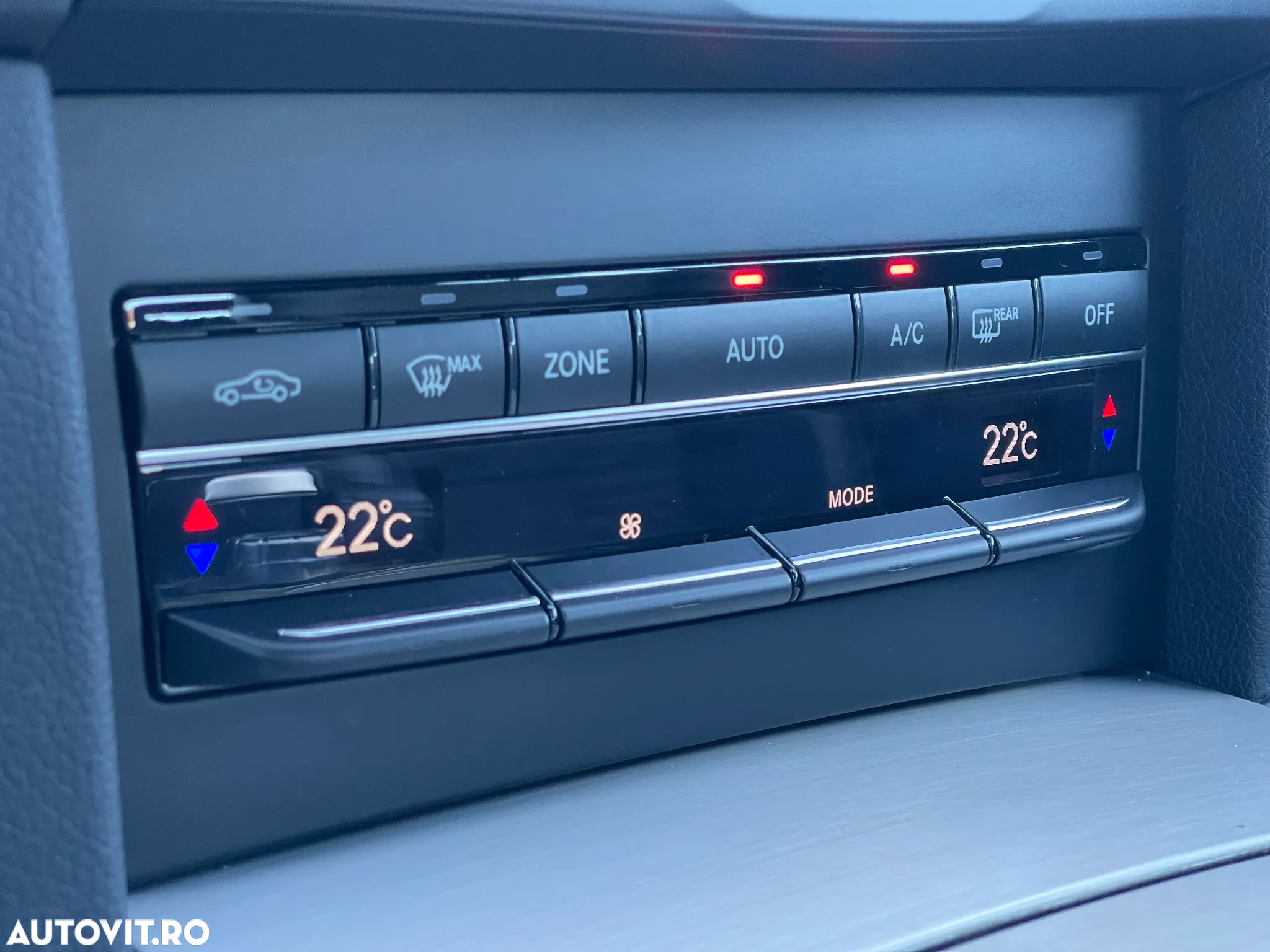 Mercedes-Benz E 300 BlueTEC HYBRID Aut. - 30