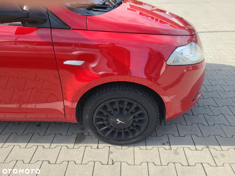 Lancia Ypsilon 1.2 8V Elefantino S&S - 3