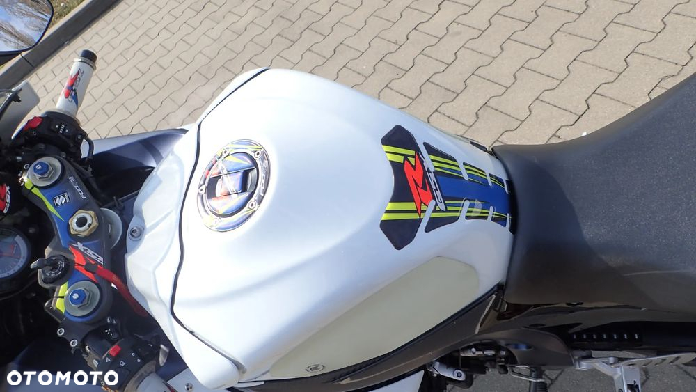 Suzuki GSX-R - 10