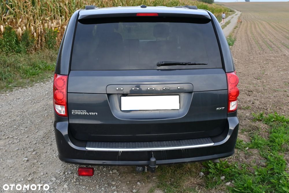 Dodge Grand Caravan - 2