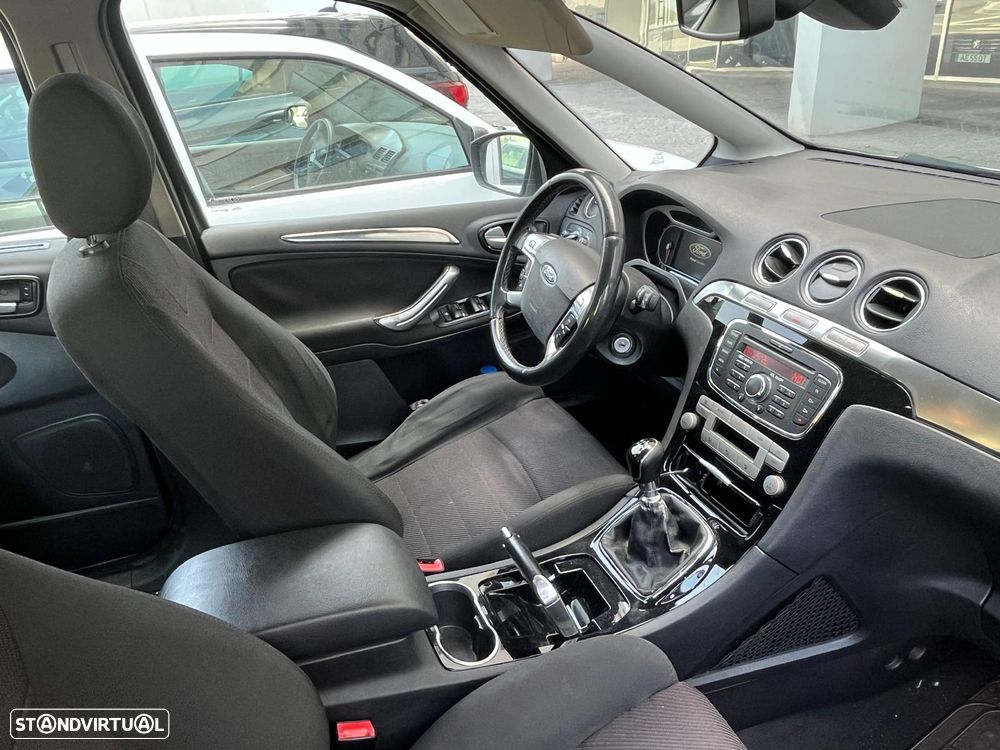 Ford S-Max 2.0 TDCi Titanium 7L - 4