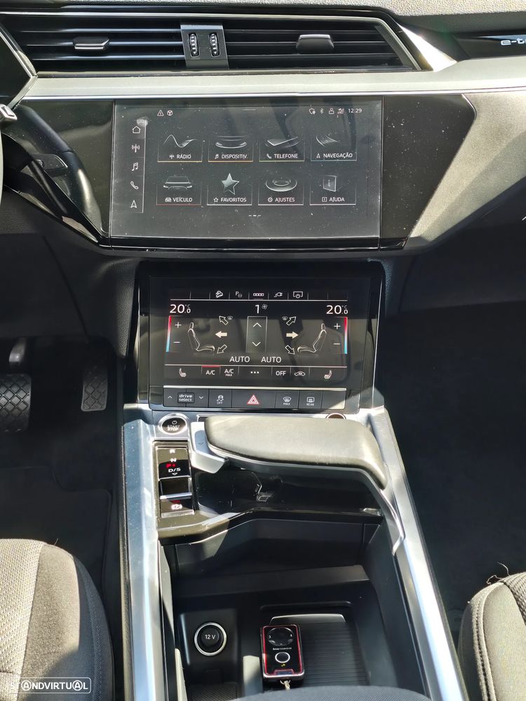 Audi e-tron 50 quattro S line - 13