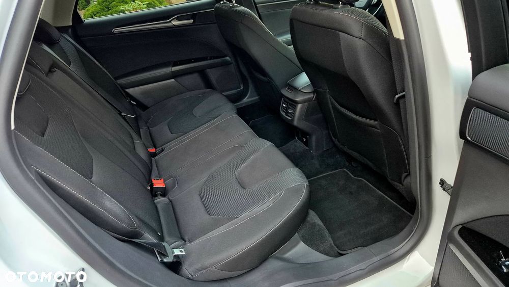 Ford Mondeo 2.0 EcoBlue Titanium - 23