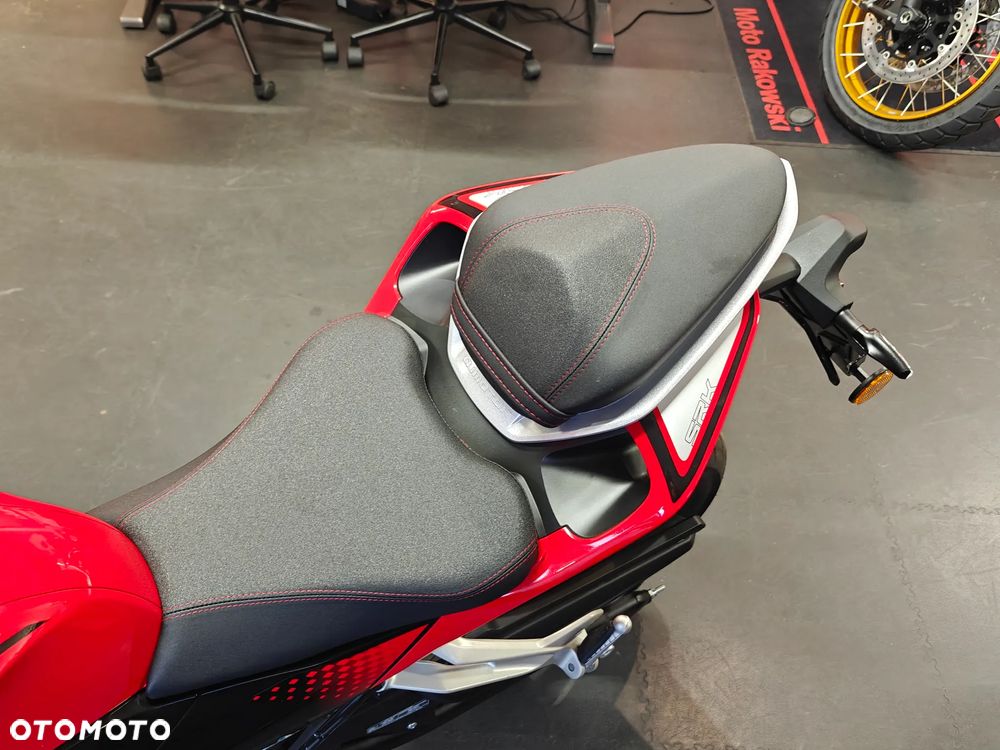 QJMOTOR SRK 125R - 8