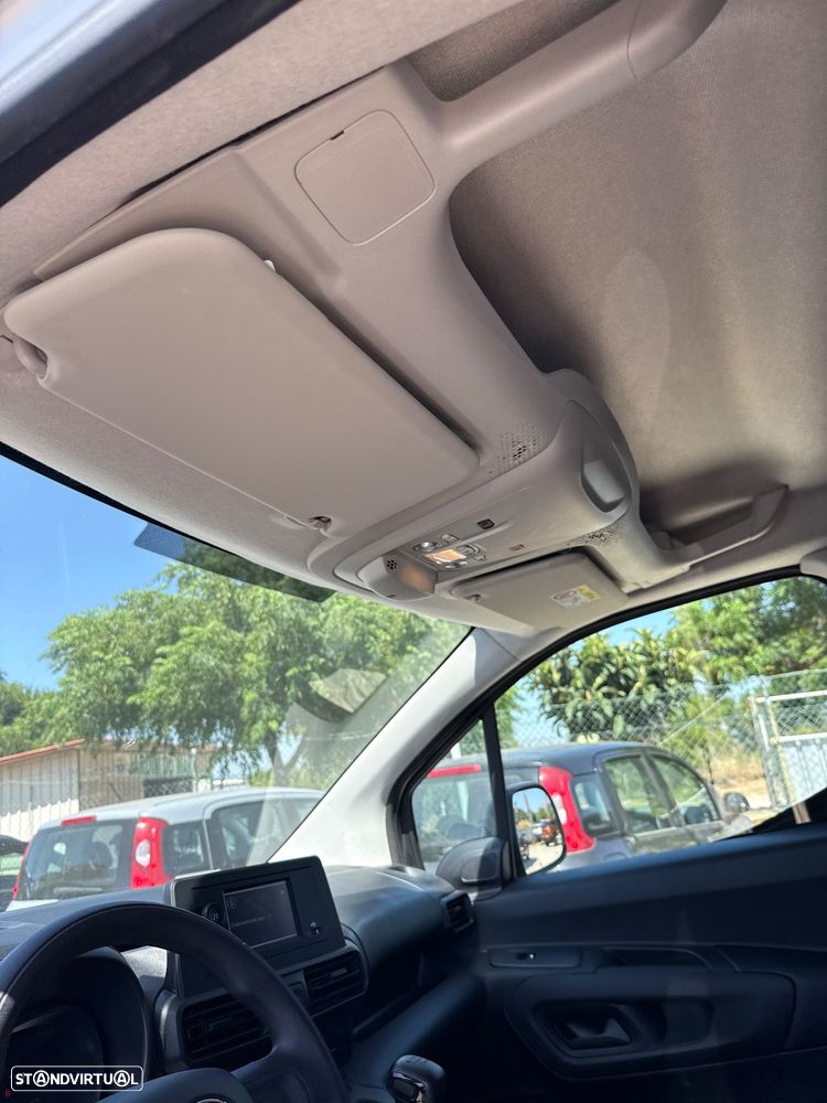 Toyota Proace City 1.5 D-4D 102cv L2 3 Lugares 2024 - 15