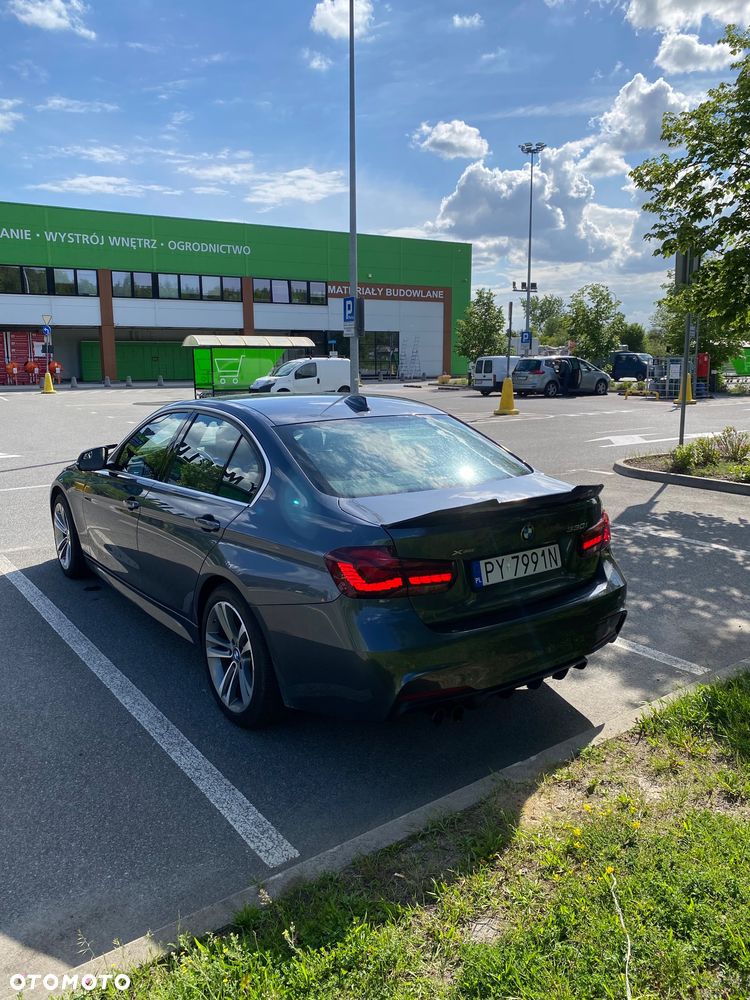 BMW Seria 3 330i xDrive - 5