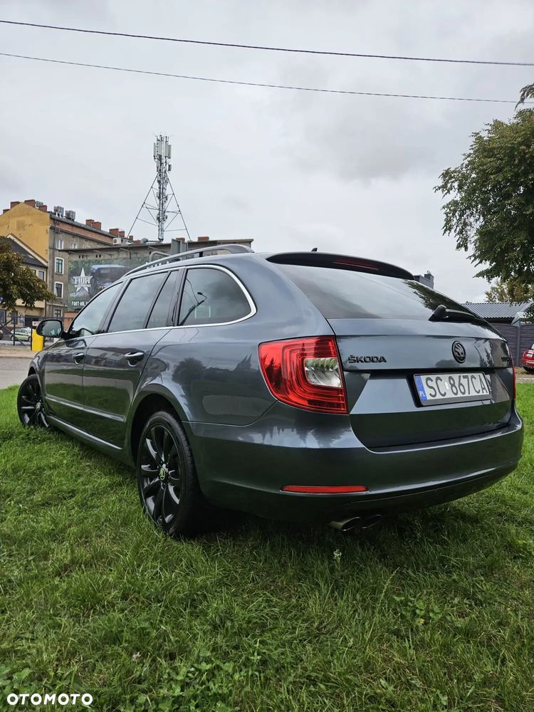 Skoda Superb 2.0 TDI Elegance DSG - 2