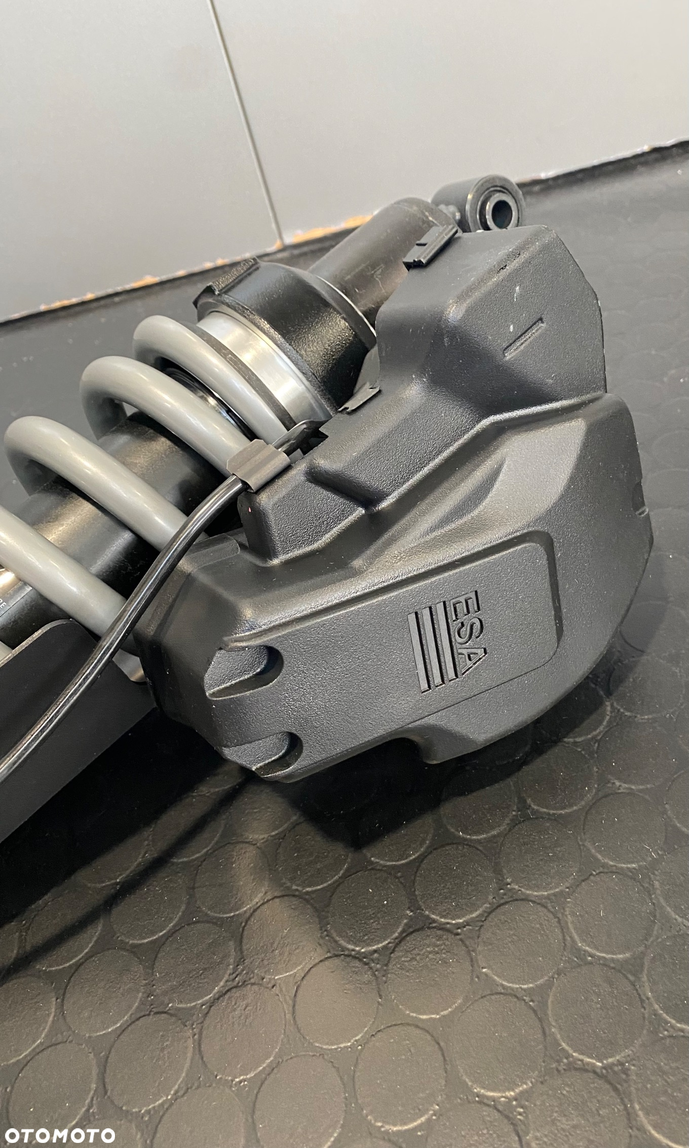 Kolumna McPhaersona ESA tylna do R1200 GS (nr.3353770735/33537728209) - 3
