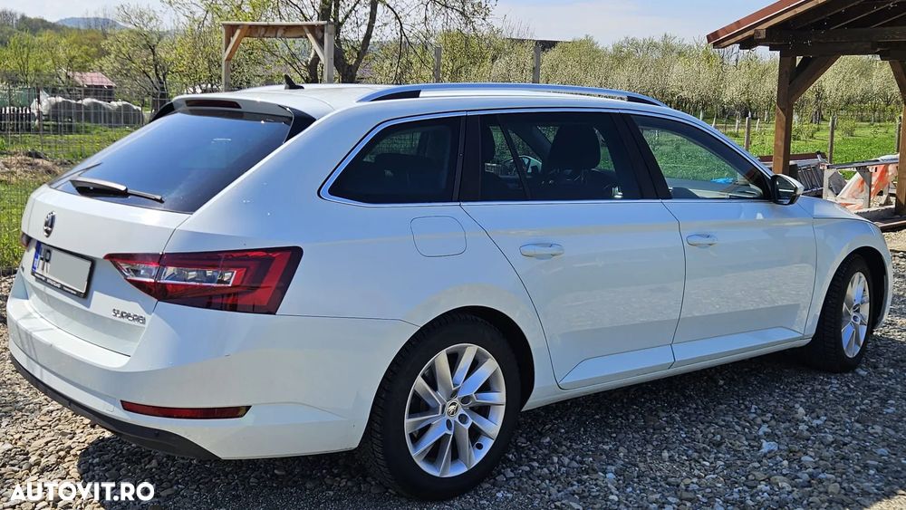 Skoda Superb 2.0 TDI DSG Premium Edition - 5
