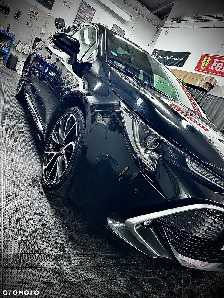 Toyota Corolla 2.0 Hybrid Executive - 11