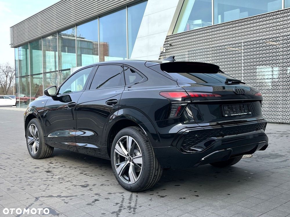 Audi Q3 Sportback - 12