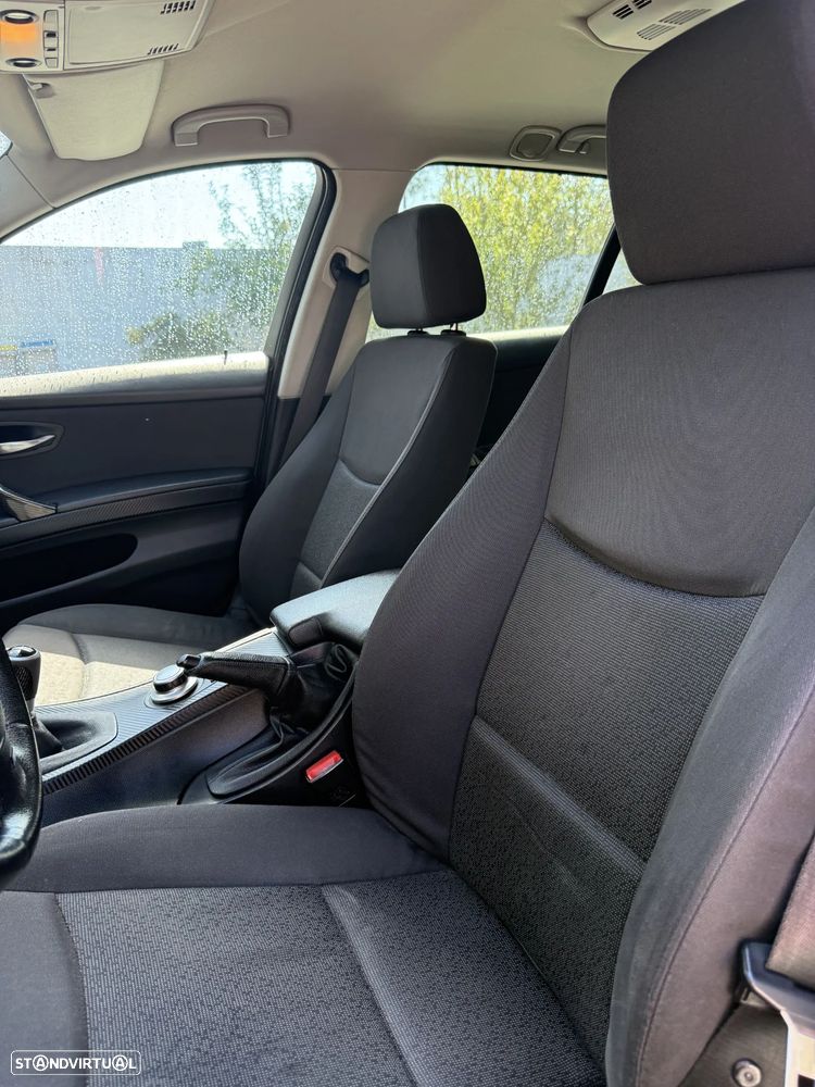 BMW 320 d Sport - 9