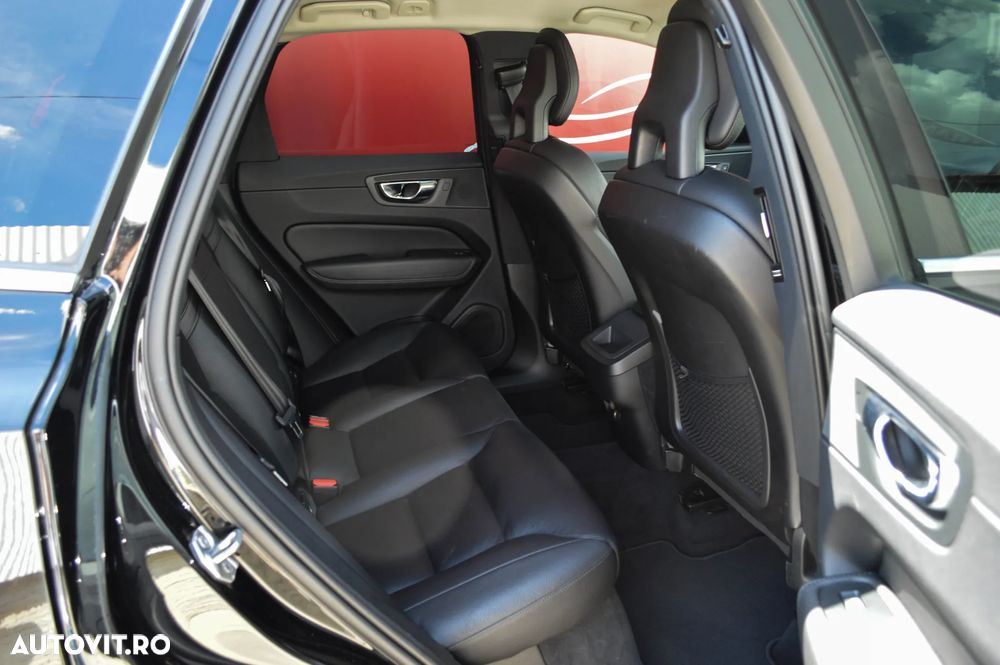 Volvo XC 60 D4 AWD Geartronic Momentum - 8
