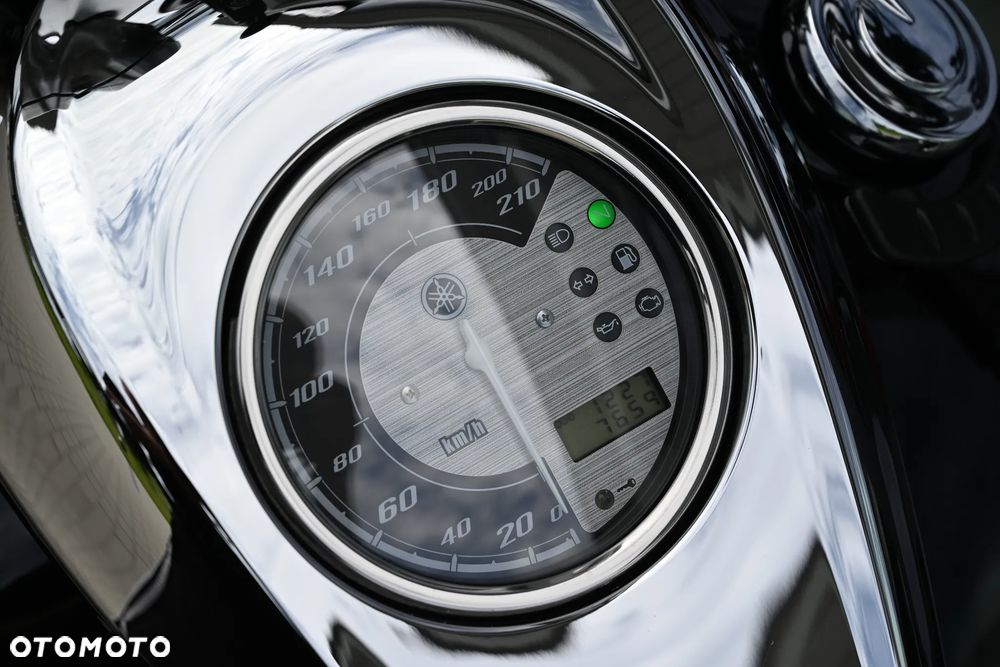 Yamaha XVS - 8