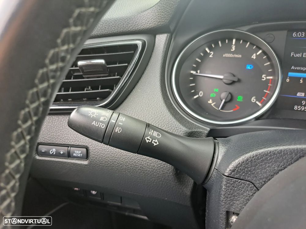 Nissan Qashqai 1.5 dCi N-Connecta J18 - 22