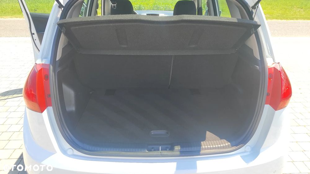 Kia Venga 1.6 CRDi L - 11
