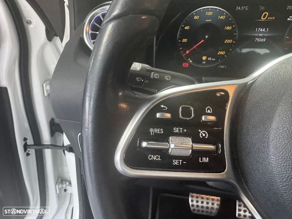 Mercedes-Benz GLA 200 d AMG Line - 26