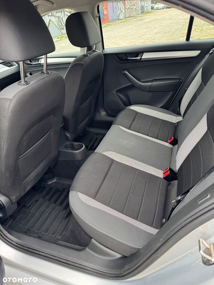 Skoda RAPID 1.0 TSI Ambition - 9