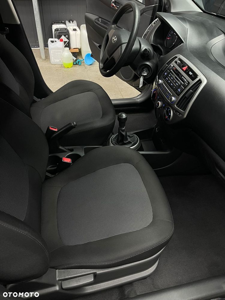 Hyundai i20 1.2 Trend - 14