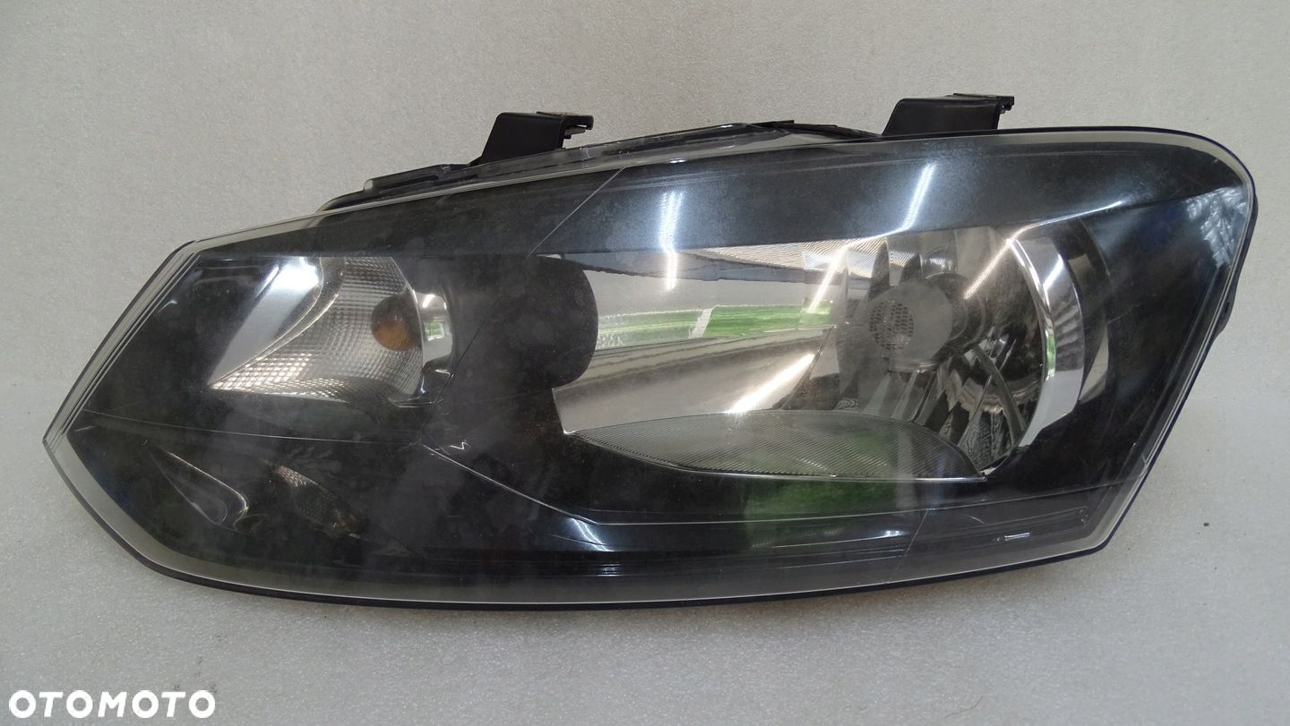 VW POLO 6R1 - lampa przednia lewa - 1
