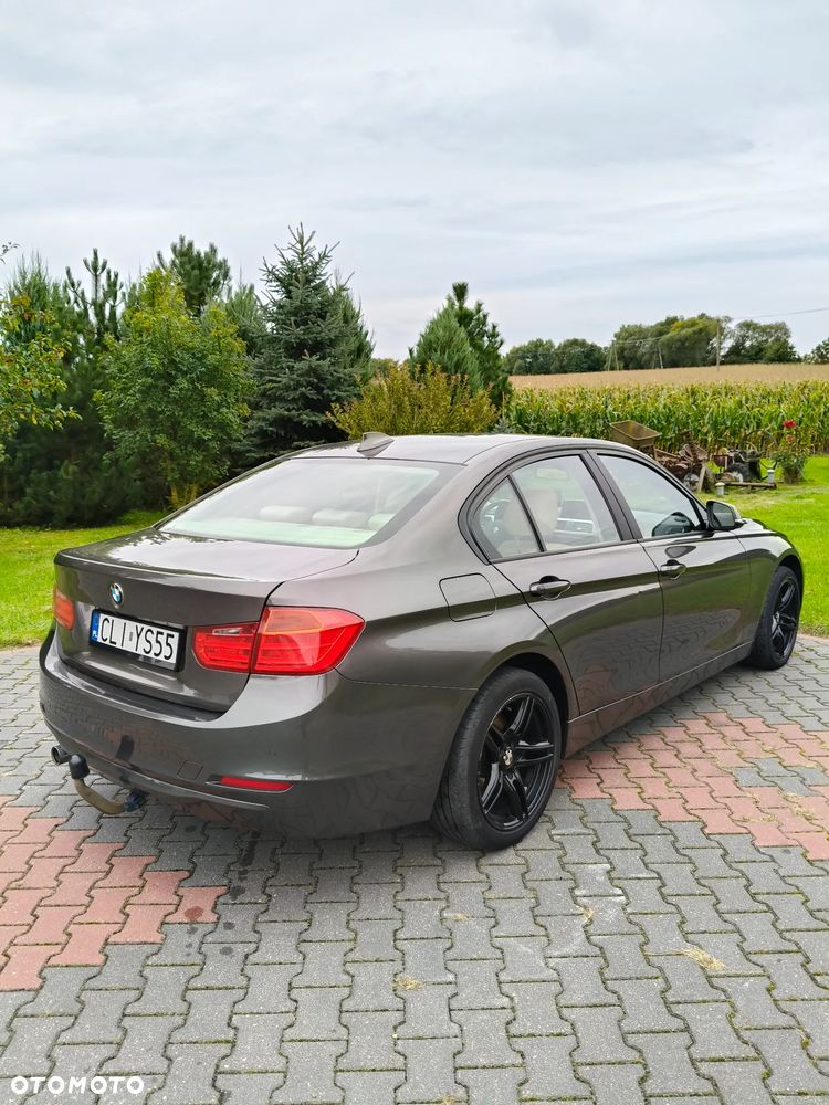 BMW Seria 3 316d - 16