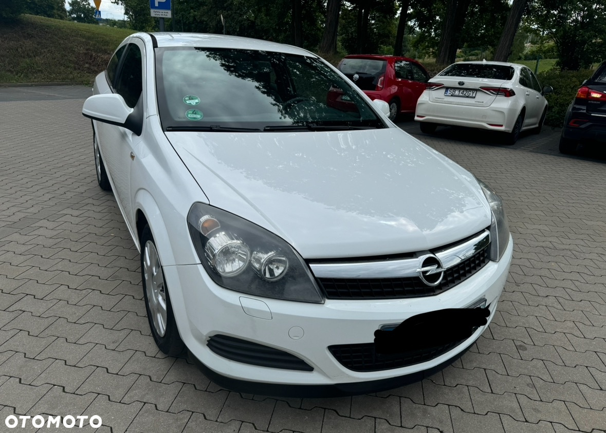 Opel Astra III GTC 1.4 Cosmo - 12