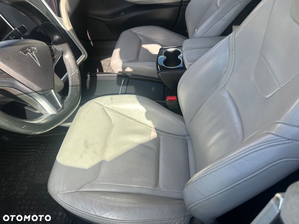 Tesla Model S - 16