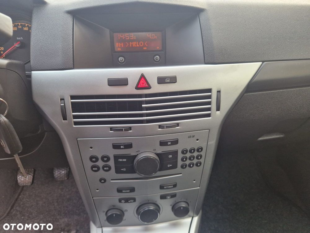 Opel Astra 1.4 Selection - 19